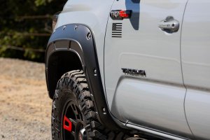 Toyota Tacoma Fender Flares - Rough Country - Defender - '16-'23
